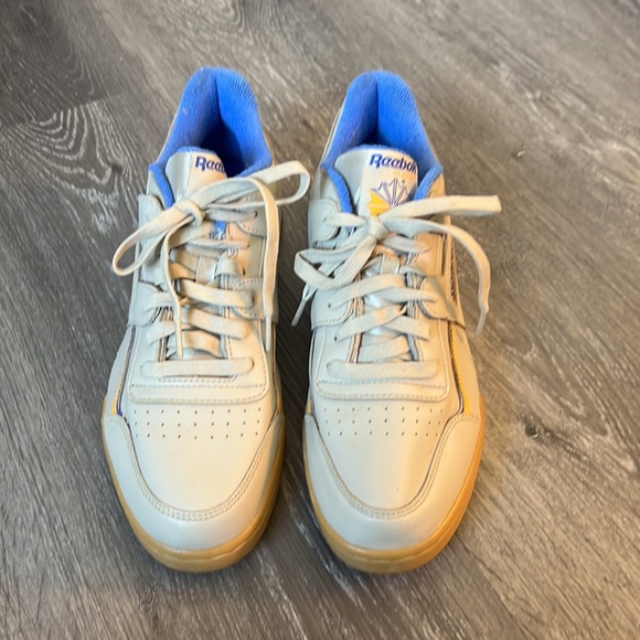 Never Worn Men’s Classic Reebok Sneaker - Size 9 - Picture 2 of 5